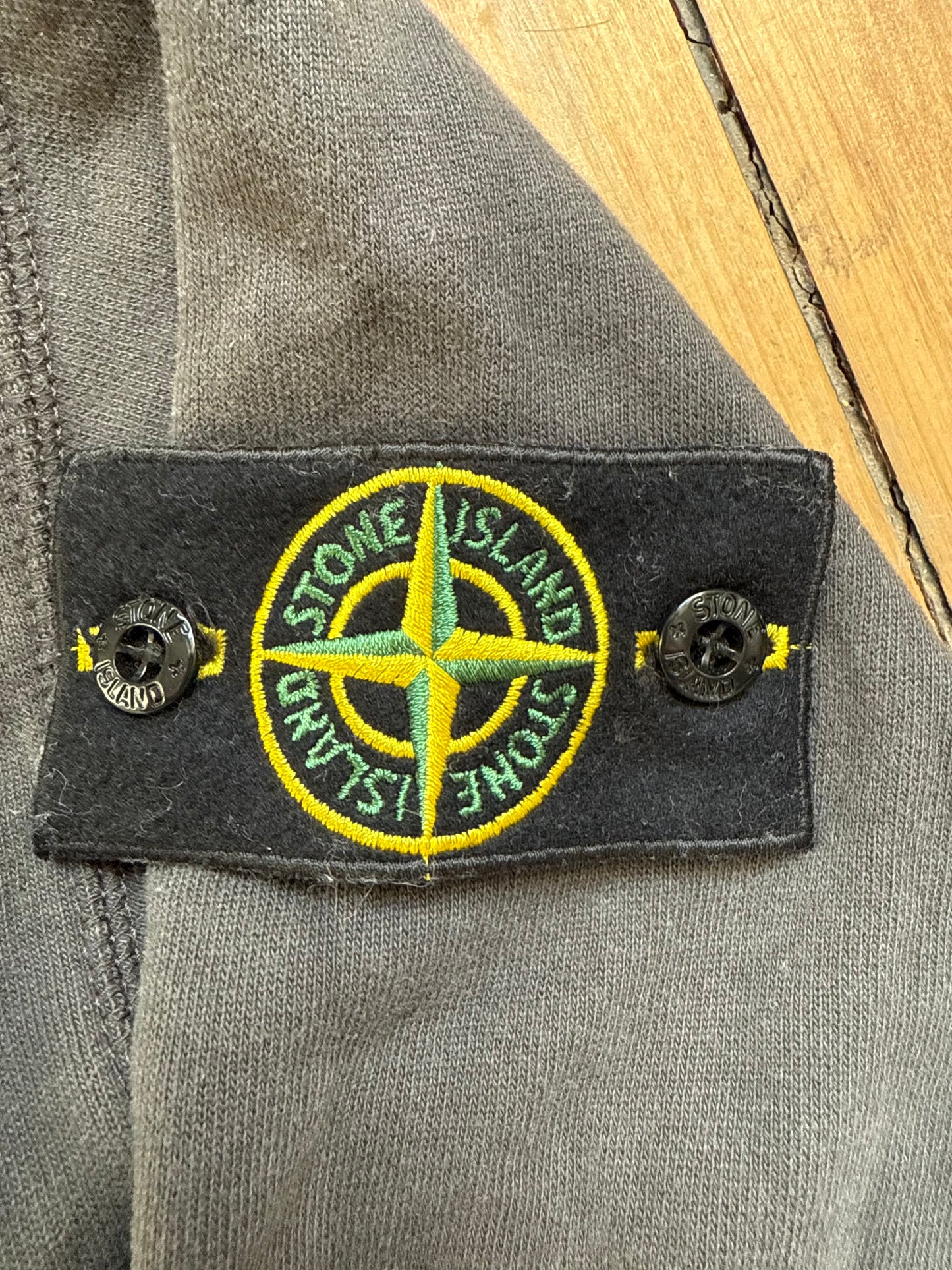STONE ISLAND - SWEATSHIRT À CAPUCHE GRIS ANTHRACITE