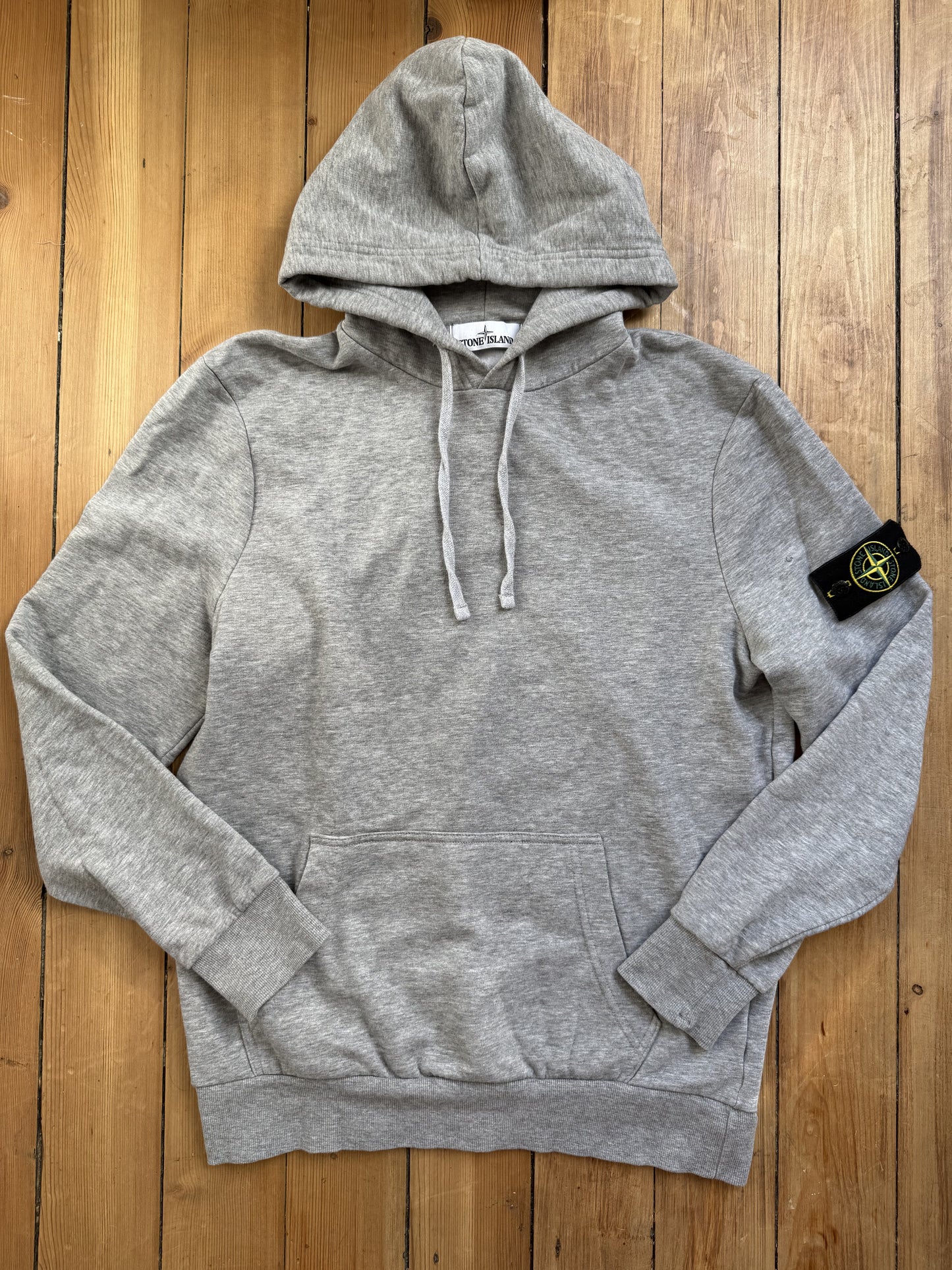 STONE ISLAND - SWEATSHIRT À CAPUCHE GRIS